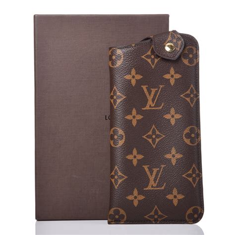 louis vuitton sunglass case mm|louis vuitton hard glasses case.